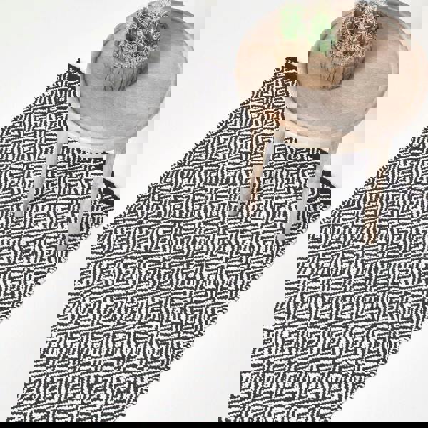 HOMESCAPES Trance Black and White Diamond Pattern Recycled Fibre Rug