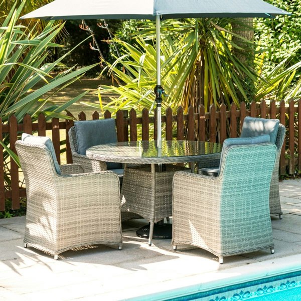 Oseasons Hampton Rattan 4 Seat Dining Set in Champagne with 2.5m Parasol and Base