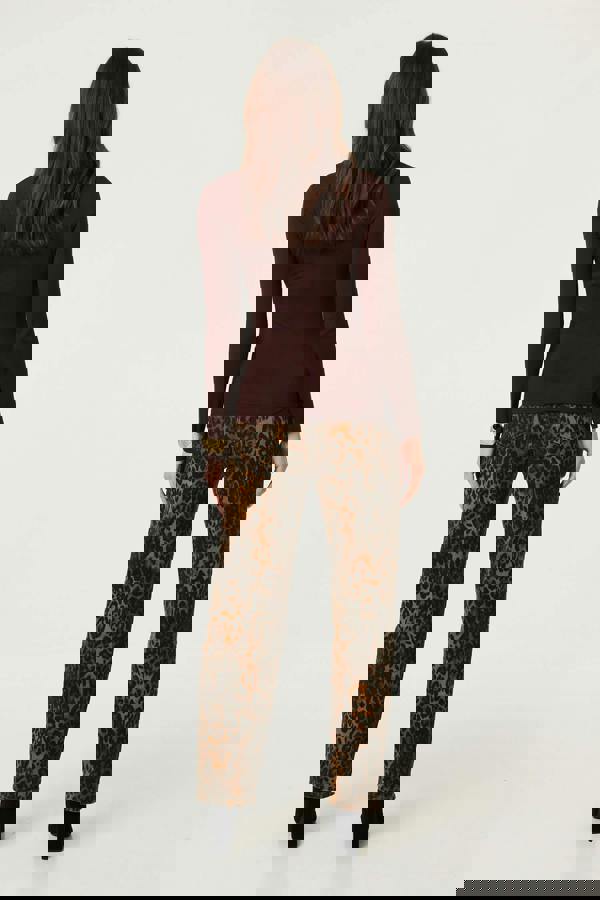 Brown | Long Sleeve Slim Scoop Neck Top