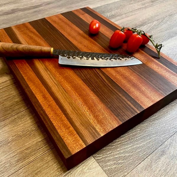 Giraffes & Craftz Tiger Walnut Chopping Board