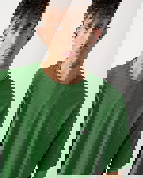 GANT Mens Regular Fit Short Sleeve Shield Logo T-Shirt - 366 Grass Green