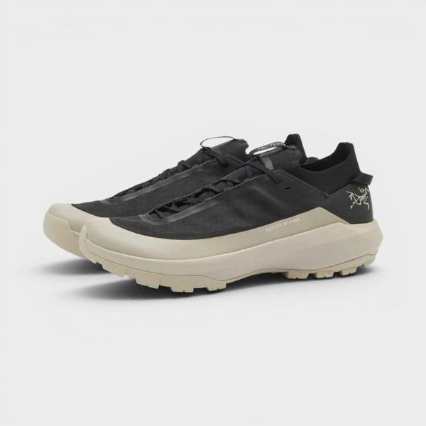 Vertex Alpine in Black Rune Sneakers | Arc'teryx