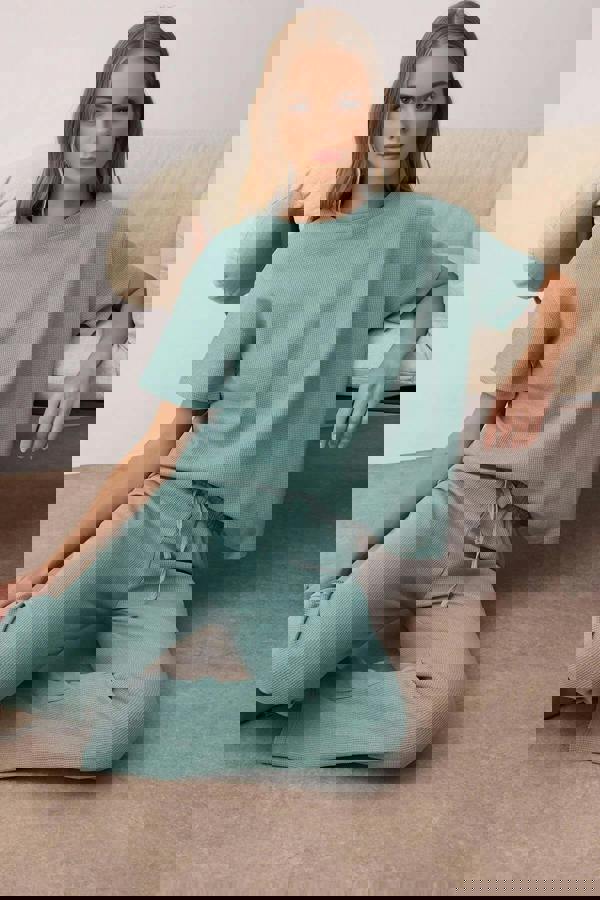 WOVCOR 2-Piece Waffle Textured Knit Pajama Set with Waist Tie Detail