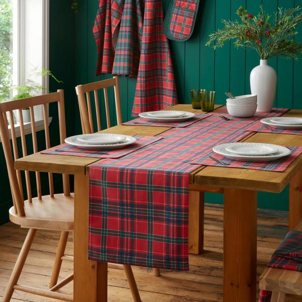 Catherine Lansfield Christmas Tartan Check Cotton Reversible Dining Table Runner Red / Green