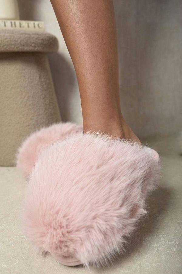 Mildred Fluffy Faux Fur Winter Sandals - Pink