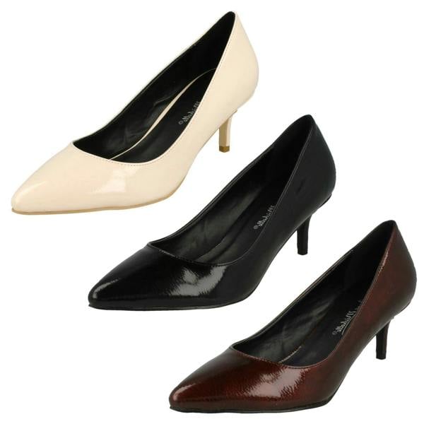 Anne Michelle Ladies Anne Michelle Kitten Heel Crinkle Patent Court Shoes