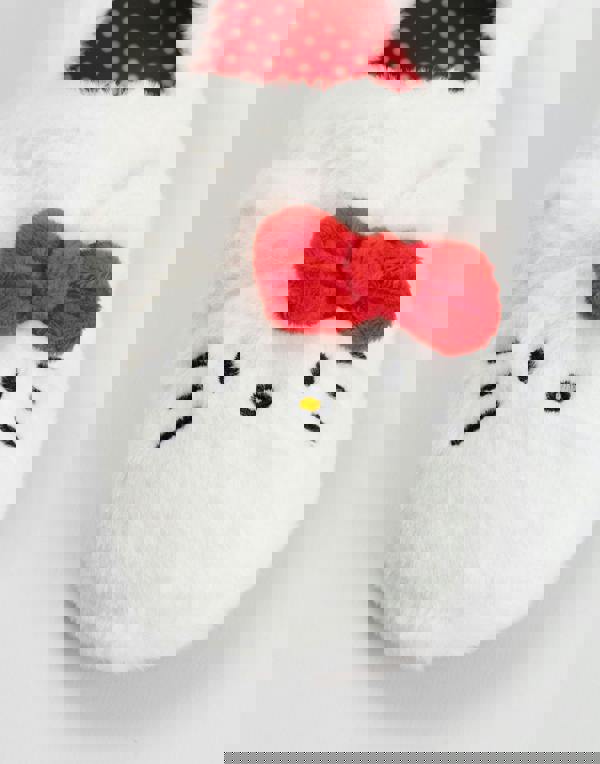 Hello Kitty Girls White Character Face Slip On Loafer Slippers