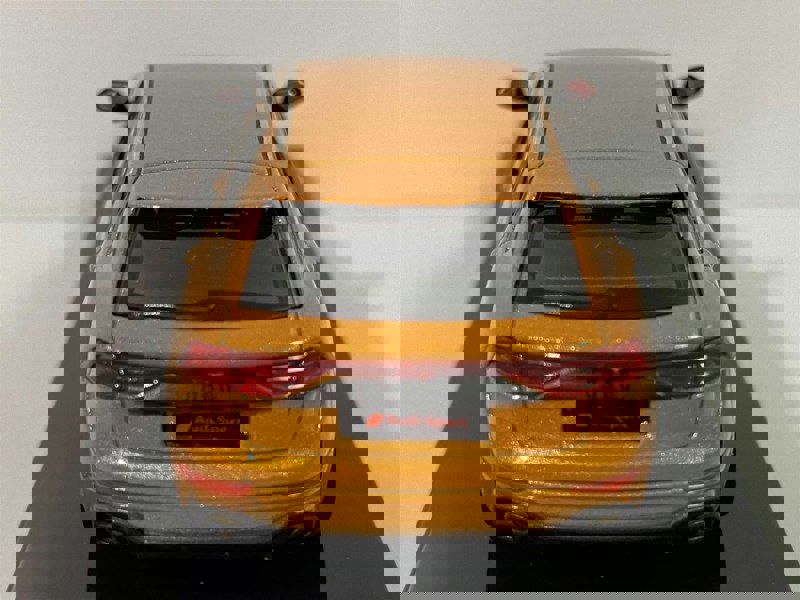 audi rs q8 rhd dragan orange 1:64 scale paragon 65173r new