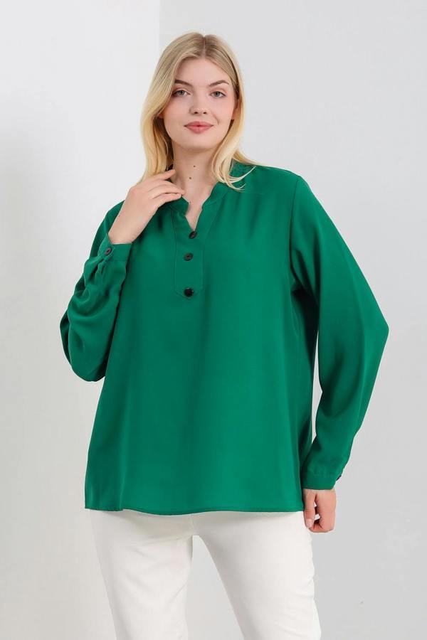 Hoxton Gal Oversized Long Sleeves Top with Button Details in Green