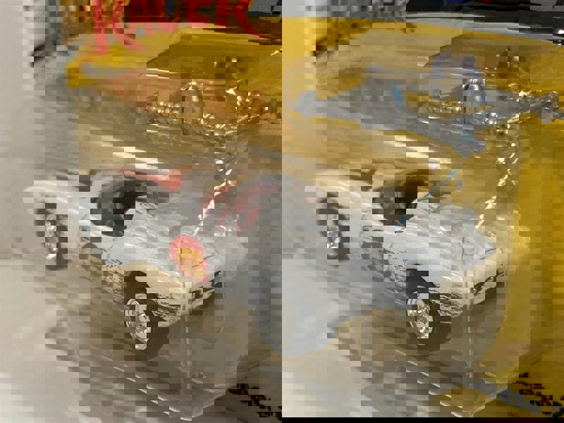 speed racer mach 5 damaged version 1:64 johnny lightning jlpc004