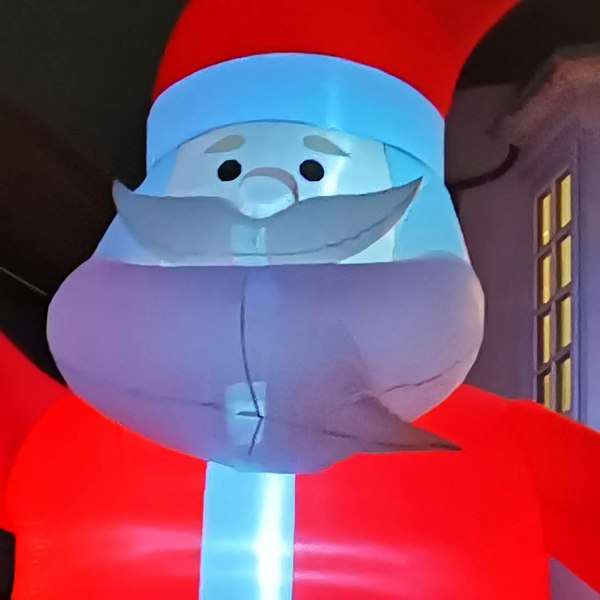 Samuel Alexander GIANT: 20ft (6m) Outdoor Inflatable Lit Christmas Santa with Raised Arm & 28 LEDs