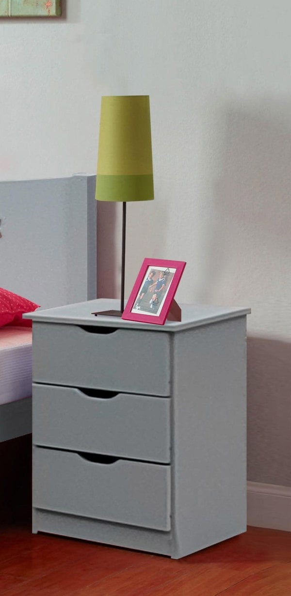 Comfy Living Star Bedside Table: 3-Drawer Wooden Design for Stylish Storage Solutions