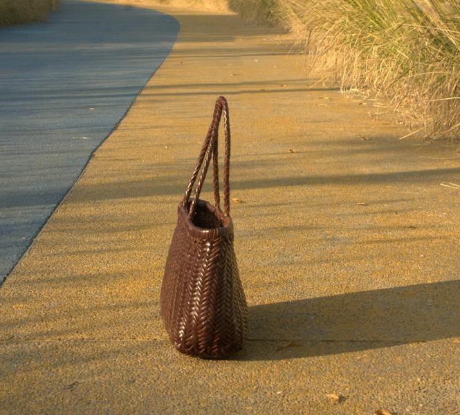 RIMINI Zigzag Woven Leather Handbag 'Viviana' - Dark Brown