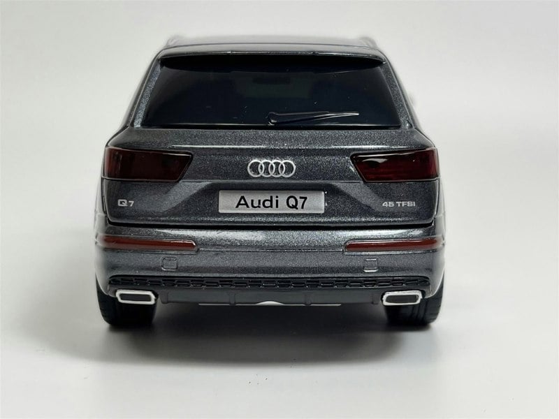 Tayumo Audi Q7 Grey LHD 1:32 Scale Tayumo 32140028