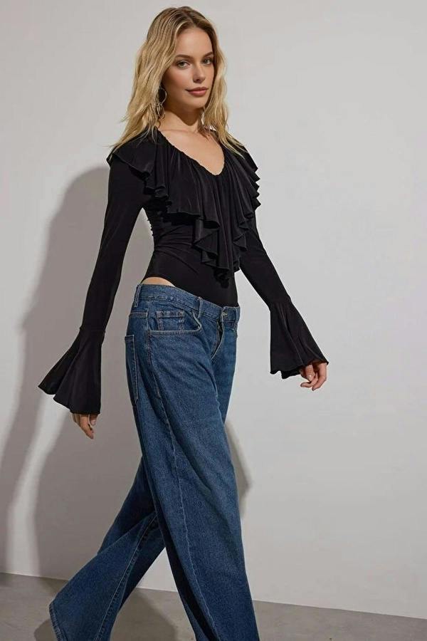 WOVCOR V-Neck Knit Sandy Bodysuit
