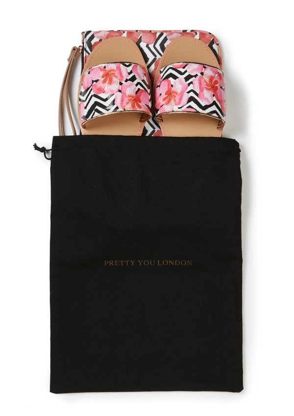 Zig Zag Printed Slide & Clutch Set - Sandals