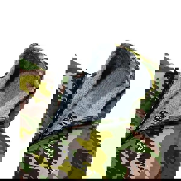 Dryrobe Advance Long camo-patterned hood with synthetic lambswool lining