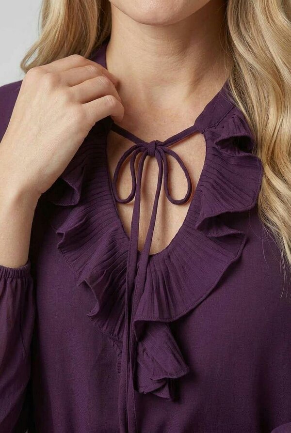 Izabel London Ruffle Front Long Sleeve Blouse