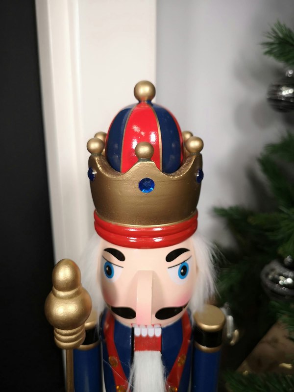 Samuel Alexander 60cm Traditional Wooden Christmas Nutcracker Soldier Decoration with Blue Body