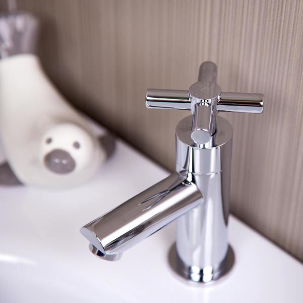 Flode Isak | Bath Pillar Taps | Chrome