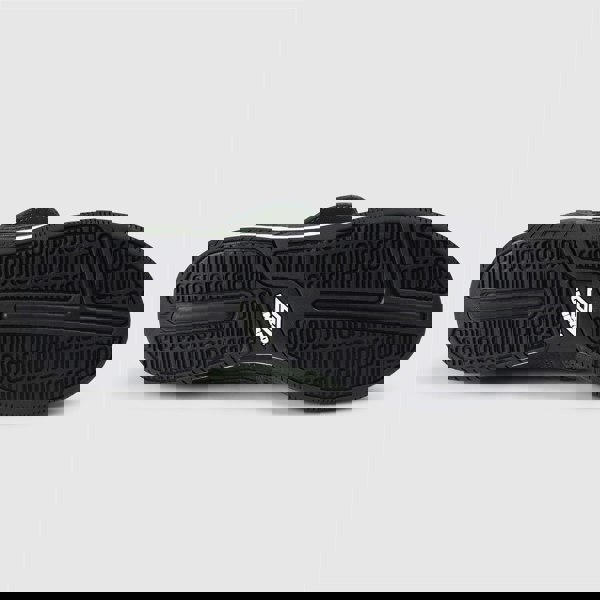 Umbro Speciali TR Suede Duffle Bag/Black Trainers