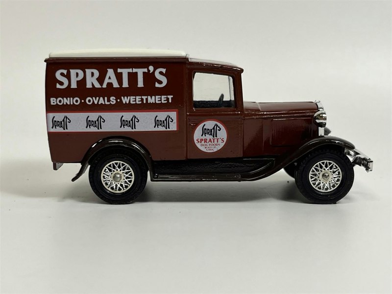 MCSlots Model A Ford Van 1930 Spratts 1:40 Scale Models of Yesteryear Matchbox Y22D S8