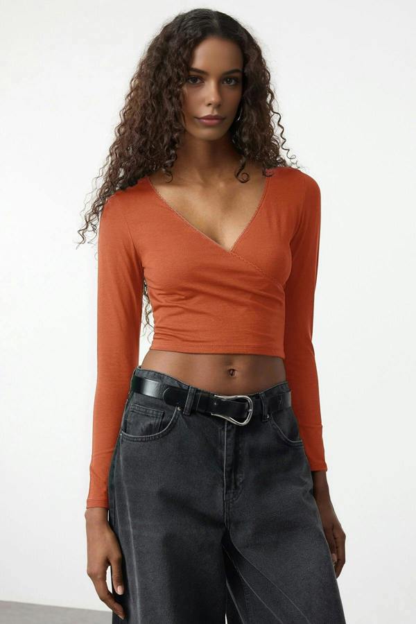WOVCOR V-Neck Long Sleeve Crop Cotton Knit Blouse