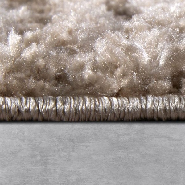 High Pile Beige Rug Pigment – Geometric Design