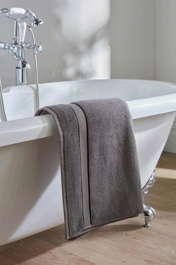 Pretty You London Bamboo Bath Towel