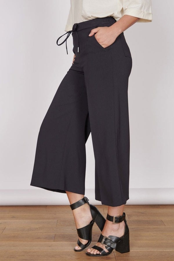 Jeetly.comGrace Black Wide Leg CulottesTrousers