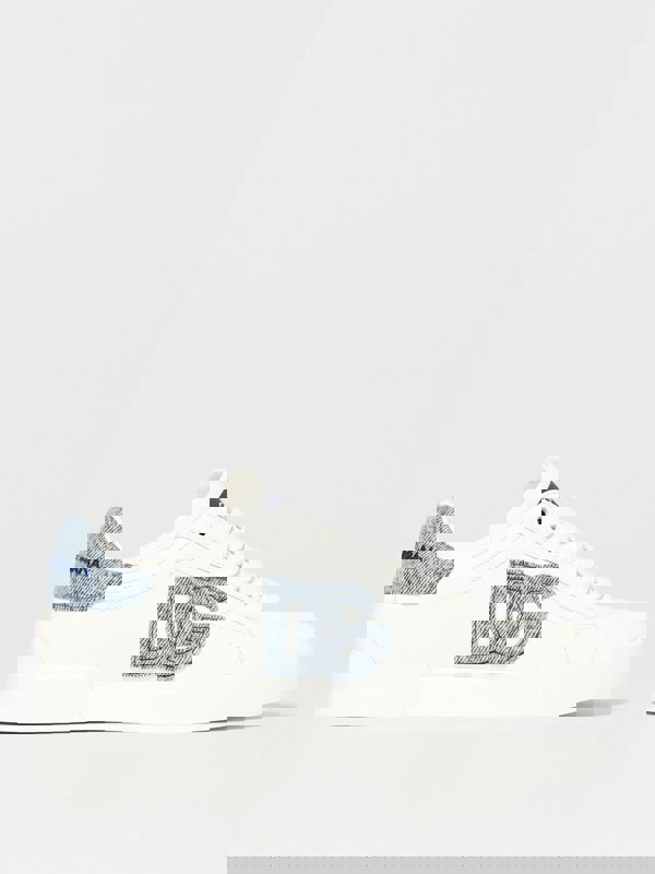 267051142.jpg