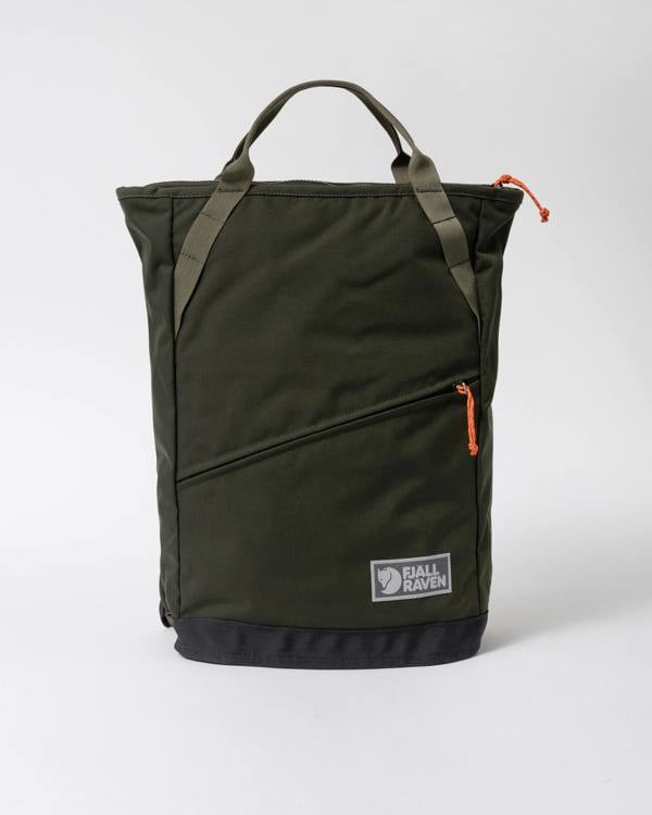 front of a Fjallraven Vardag 22L Unisex Totepack in Deep Forest 662