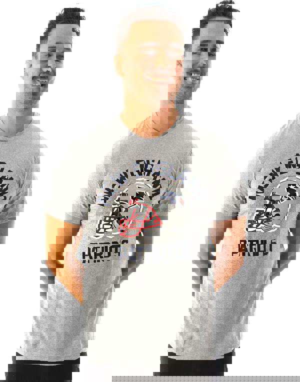 NFL Mens Grey New England Patriots Short Sleeved T-Shirt