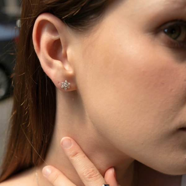 Spero London Fine 14k Solid Gold Diamond Star Single Earring