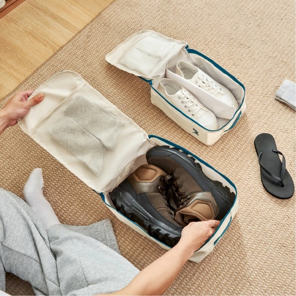 CabinZero Classic Shoe Cube L, Fits Shoes up to UK 13, Removable Divider and Mesh Pocket