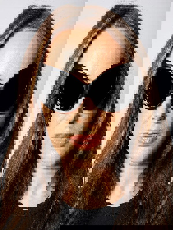 SVNX Ultra Curved Wrap Around Sunglasses in Black