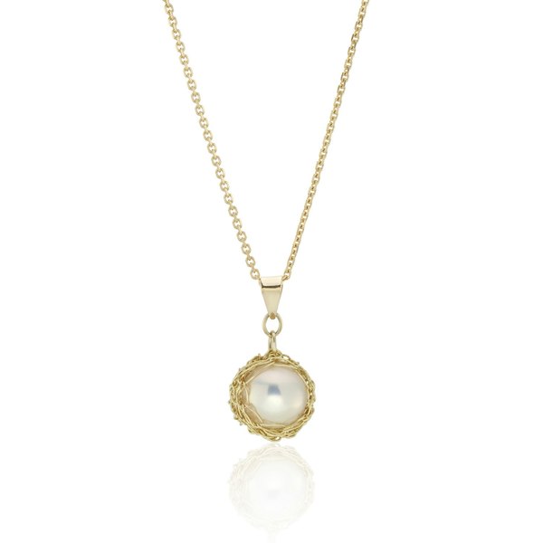 Aelita Jewellery Hand Crocheted Yellow Gold Round Pendant With Large Freshwater Cultured Pearl