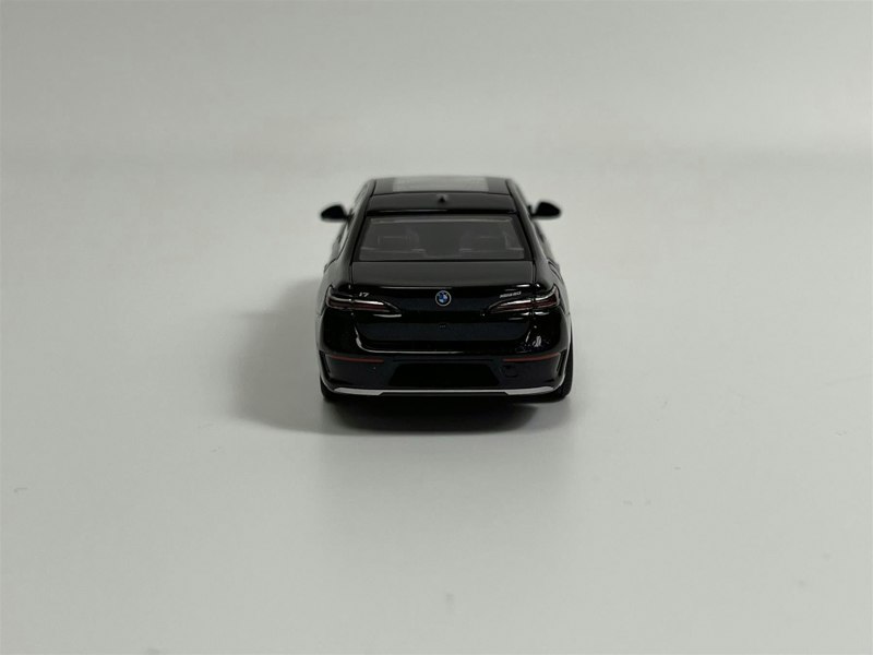 Mini GT BMW i7 xDrive60 Black Sapphire RHD 1:64 Scale MGT00802R