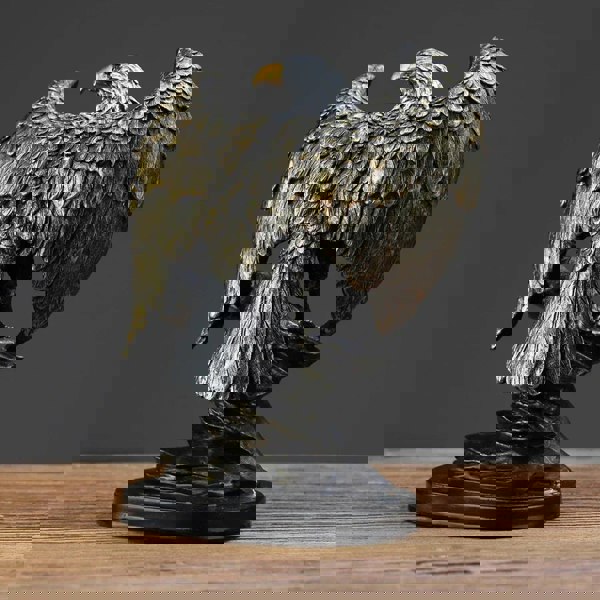 Eagle Statue Resin Ornament - Home & Office Decor Symbolising Wealth, Freedom, and Power | Unique Birthday or Valentine Gift