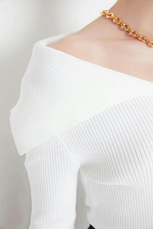 WOVCOR Carmen Collar Knit Sweater
