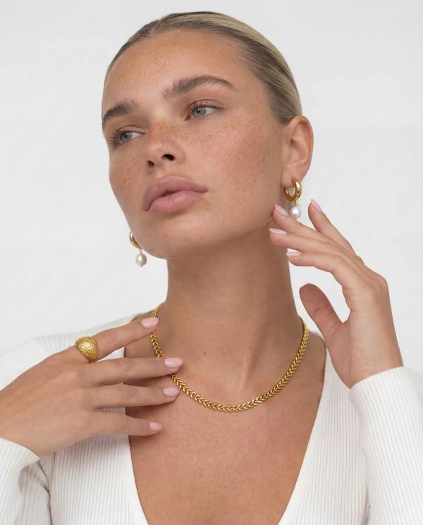 Elk & Bloom Chunky 14K Gold Freshwater Pearl Hoops