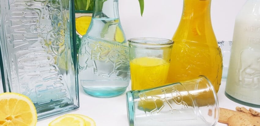 Verano-Recycled-Glass-Creative-Entertaining-Boy-And-Girl-Together-Decanter-And-Tumblers-Lifestyle-2