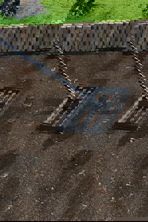 Living and Home Lawn Levelling Rake with 213cm Stainless Steel Handle