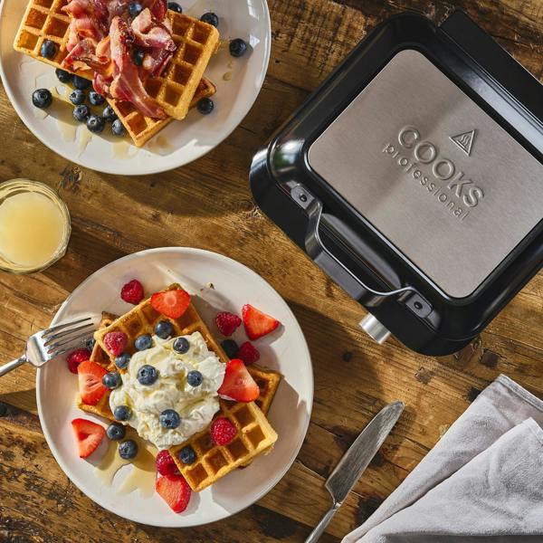 Cooks Professional Digital Waffle Maker
