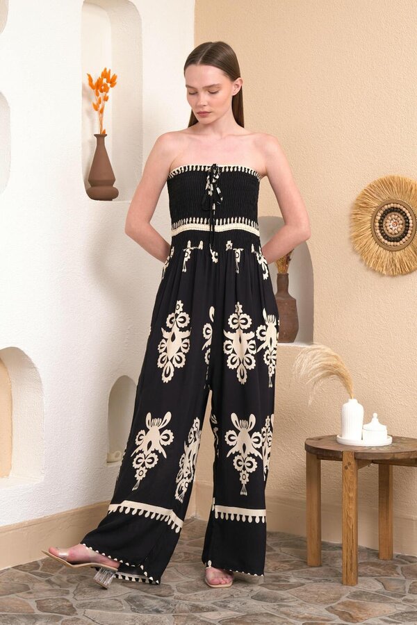 Hoxton Gal Oversized Printed Jumpsuit in Black