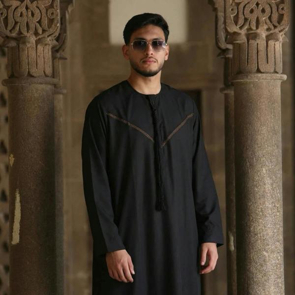 HM10 - Men's Emirati Omani Zipped Embroidery Thobe - Black - Thobez - 16