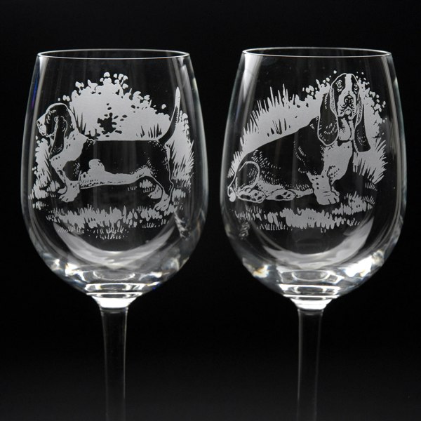 Glyptic Glass Art Basset Hound Dog Crystal Wine Glass - Hand Etched/Engraved Gift