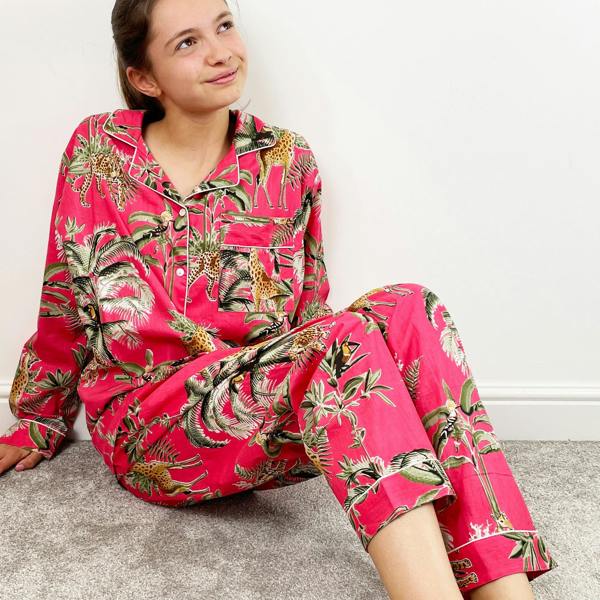 Hayley & Co Giraffe Print 100% Cotton Long Pyjama Set in Pink