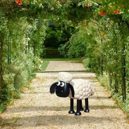 EDH Door Hardware Shaun the Sheep  Timmy Garden Ornaments - Hand-Painted Metal Aardman Sculpture for Mum  Grandparents
