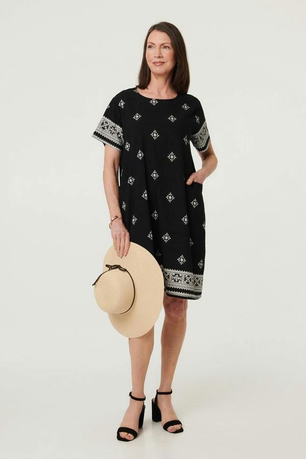 Black | Border Printed Knee Length Shift Dress